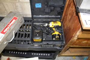 lot 12 image: DeWalt 12V Cordless Heavy Duty XRP DrillDriver DW980, 7.2V-14.4V One Hour Charger DW9107, 12V Battery, Plastic Case