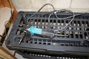 lot 15 image: Makita Cut-Off Tool 4-12 9557PB