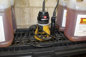 lot 16 image: Ingersoll-Rand Base No. 781 Model B Router