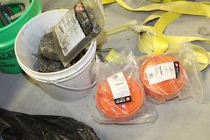 lot 77 image: Wire Ties - Rolls (x4), Holder (x2), Pack Parties (x2)