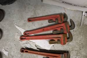 lot 93 image: Lot of (3) Superior Tool Pipe Wrenches - 14, 14, 18