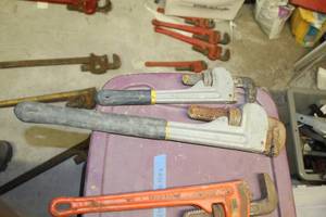 lot 102 image: Lot of (2) Pipe Wrenches - 14, 24