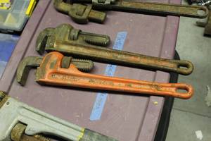 lot 103 image: Lot of (2) Ridgid Heavy Duty Pipe Wrenches 18
