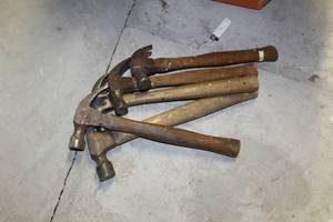 lot 114 image: Lot of (5) Wood Handle Claw Hammers