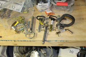 lot 137 image: Hitch Pins (new)