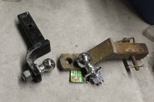 lot 123 image: Lot of (2) Ball Hitches - 2-516, 1-78