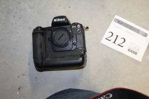 lot 212 image: Nikon D1X Digital SLR Camera