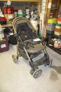 lot 220 image: Evenflo Aura Stroller with Canopy