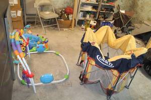 lot 222 image: Graco Baby Play Pen, Baby Bounce House, Play Pen, Baby Mobile
