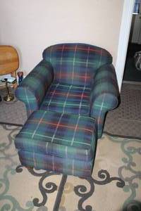 lot 229 image: Living Room Easy Chair with Ottoman