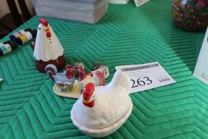 lot 263 image: Lot of (3) Ceramic Rooster Table Dcor - Salt & Pepper Shakers (x3), Sugar Bowl (x1)