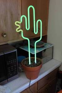 lot 266 image: Neon Cactus Plant Table Lamp 29