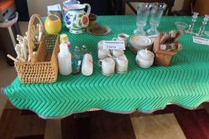 lot 289 image: Lot of Kitchen Accessories - Set of Stoneware, Knife Block, Cups (x6), Saucers (x8), Set of Silverware w case, Sugar Bowl w lid, Creamer, Misc. Items (x6)