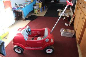 lot 293 image: Radio Flyer Childrens Push Buggy