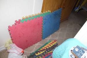 lot 328 image: Interlocking Play Mat