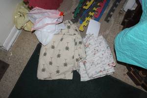 lot 337 image: Lot of (2) Queen Size Sheet Sets