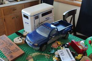 lot 322 image: Toy Pickup Truck with Horse Trailer
