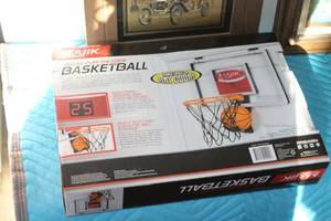 lot 309 image: Majik Deluxe Over-The-Door Basketball (in box)