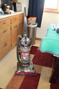 lot 358 image: Wind Tunnel 3 Max Performance Pet Bagless Upright Canister Vacuum 12A