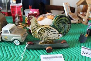 lot 385 image: S.A. Smith Mfg. Co. Wood Rooster on Pull Trailer
