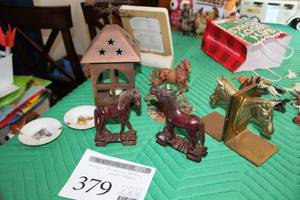 lot 379 image: Horse Dcor - Bookends, Statue, Candleholders, Decorative Plates