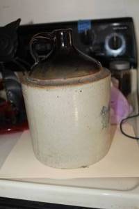 lot 408 image: Western Stoneware Ceramic Jug 11