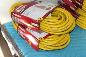 lot 388 image: Lot of (2) Husky IndoorOutdoor Multi-Outet Contractor Extension Cord 50 125V15A1875W (in package)