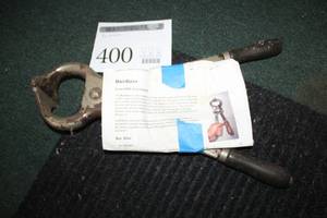 lot 400 image: Burdizzo Farm Tool
