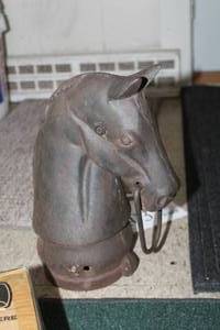 lot 403 image: Horse Head Metal Dcor 12