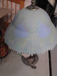 lot 39 image: Beautiful Heavy Metal 20 tall Tiff...