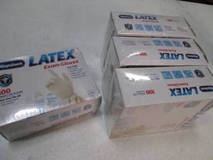 lot 73 image: 4 full boxes of one size fits most ...