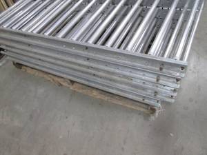lot 80 image: Lot of Span-Track rollers by unex...