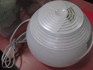 lot 87 image: Electric humidifiersteamer or use ...