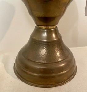 lot 15 image: Vintage Brass Oil Lamp
