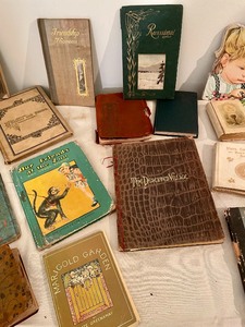 lot 29 image: Lot of 20 Small Books