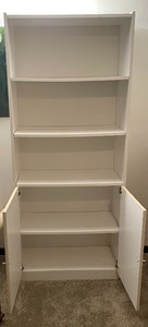 lot 22 image: White Bookcase with Storage