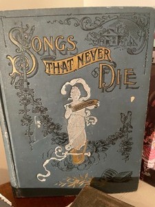 lot 32 image: Lot of Vintage Books