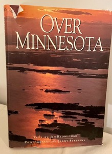 lot 35 image: Large Minnesota Coffee Tabel Book and More