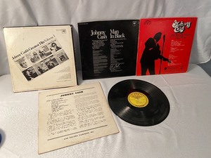 lot 125 image: 5 Vintage Johnny Cash Vinyl Records