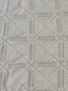 lot 163 image: Vintage Hand Crocheted Bedspread