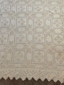 lot 165 image: Vintage Hand Crocheted Bedspread