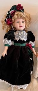 lot 201 image: Lot of 3 Beautiful Dolls