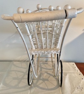 lot 204 image: Vintage Wicker Stroller