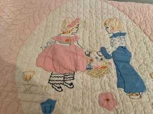 lot 217 image: Cute Vintage Quilt