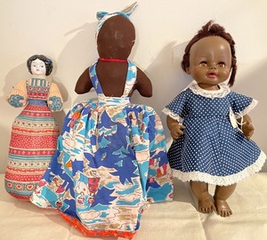 lot 221 image: Lot of 9 Various Dolls