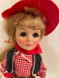 lot 230 image: Effanbee Doll