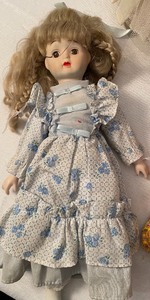 lot 240 image: 8 Fun Dolls of all Kinds