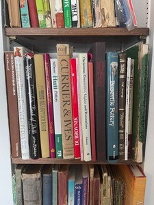 lot 260 image: Lot of over 40 Vintage and Collectors Books