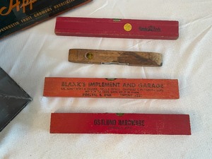 lot 269 image: Vintage Variety Lot