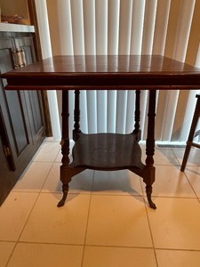 lot 292 image: Parlor Table